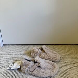 NWT Zara Kids Shearling Sherpa Clog Little Kids size 9 1/2 (size 26)